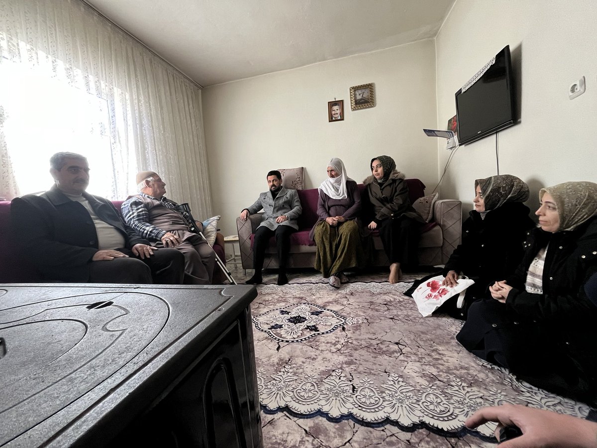 İl Başkanımız <a href="/yilmaz_seven/">Av. Yılmaz SEVEN</a> Kadın Kolları Başkanımız <a href="/masifegundogdu/">Maşife GÜNDOĞDU</a> ve teşkilat üyelerimizle birlikte Mirzan, Mazrafaki ve Yeni Mahalle’de hane ziyaretleri gerçekleştirdi. #MilletimizleYolumuzBir 

<a href="/_cevdetyilmaz/">Cevdet Yılmaz</a> <a href="/FeyziBerdibek1/">Feyzi Berdibek🇹🇷</a> <a href="/Korkutata_Zeki/">Zeki Korkutata</a> <a href="/Bingol_Akkadin/">AK Kadın Bingöl</a>