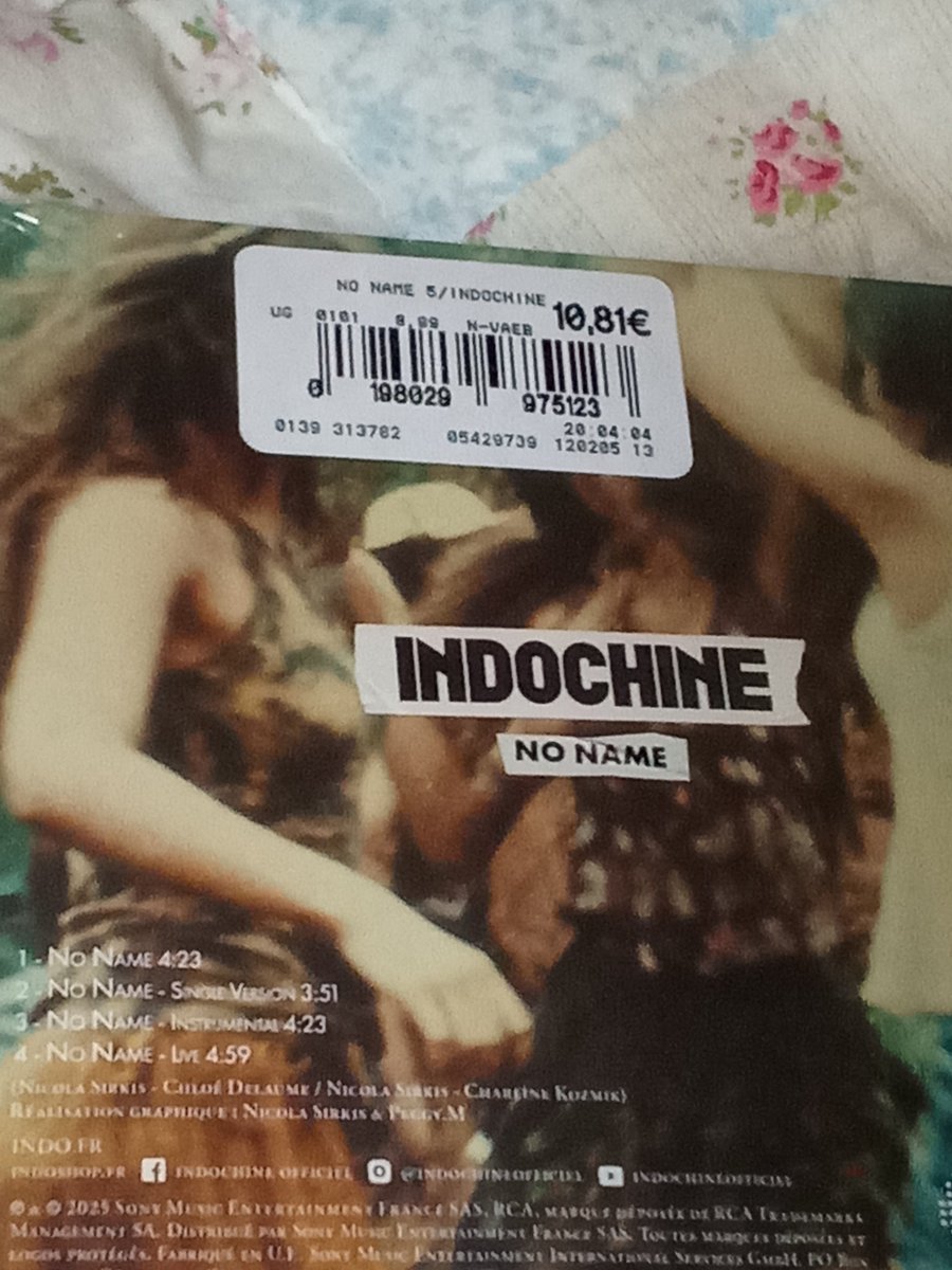 QuiReve1501ph's tweet photo. Im #Indoshop sind sie 💿📀#preiswerter...😉
#fnac
#indo.fr https://t.co/JQDwYR9M5a