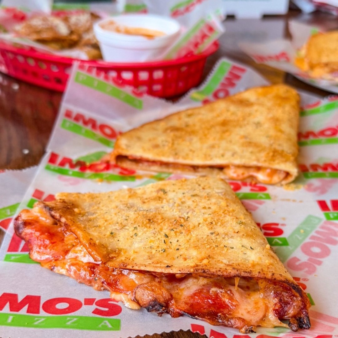 Imo's Pizza tweet media