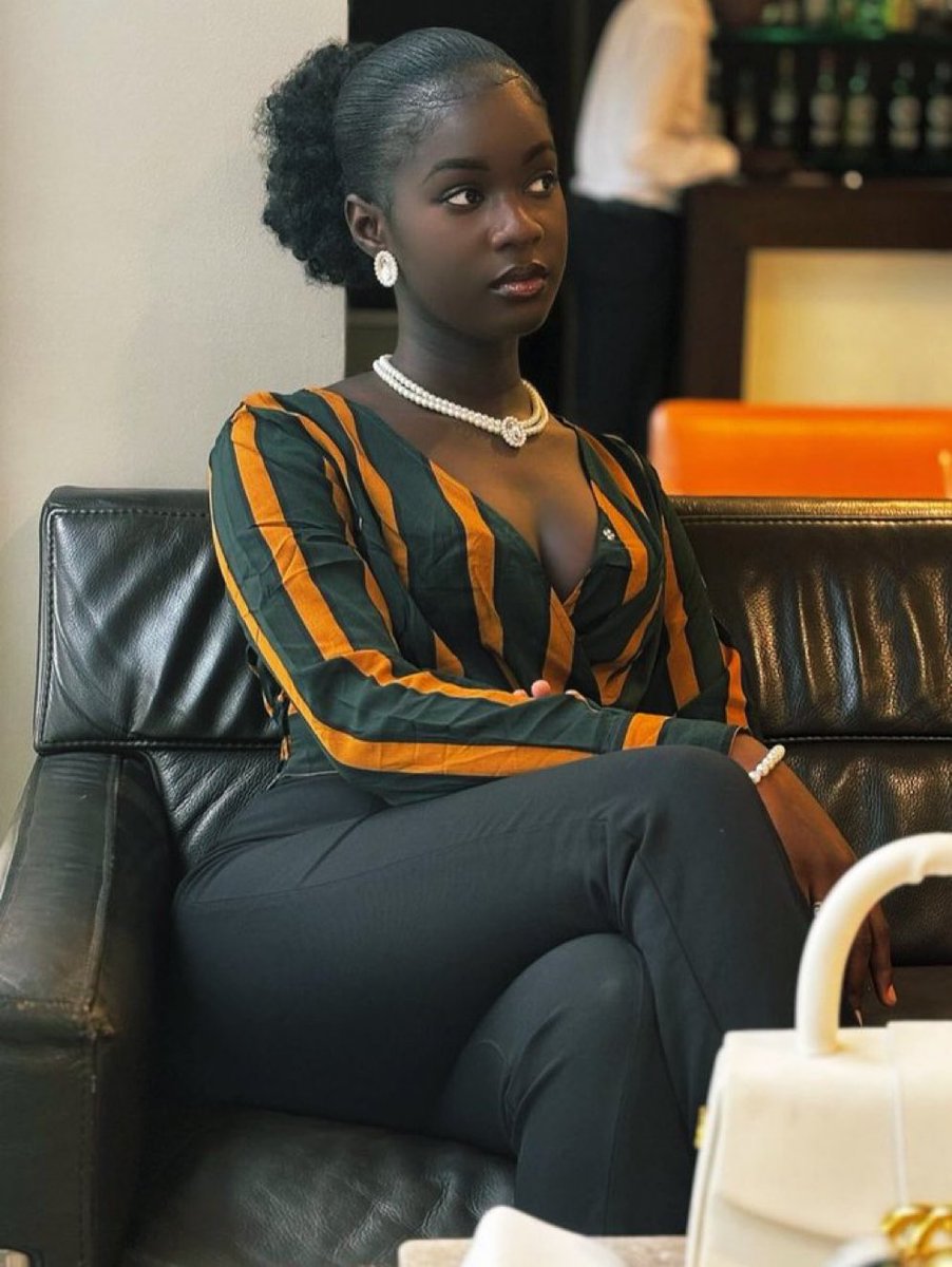 𝗠𝗘𝗟𝗔𝗡𝗜𝗡✨✊🏾 (@afrostunnerz) on Twitter photo 