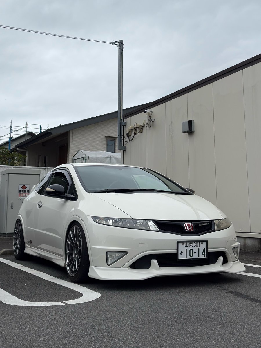 FN2_Toast's tweet photo. 【再・緩募】
ドリ車欲しいんでシビック130マリくらいで買ってくれる人いれば….

約20万キロ 車検R8/4まで

スタッドレス＋モデ7渡し

無限マニ！排気系フル無限！
SPOONキャリパー！無限グリル！Seekerリップ！J's書き換えECU！
ホンモノ無限3連メーター！etc...

詳細DMください🙇‍♂️
#車売ります https://t.co/EkteqDkgW4