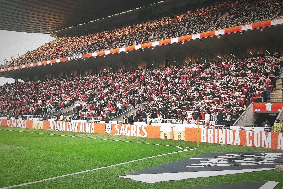 Para além dos adeptos do Sporting CP, também os adeptos da Académica OAF, na Póvoa de Varzim, se juntaram ao protesto simbólico esta jornada 👏

Uma luta de TODOS.