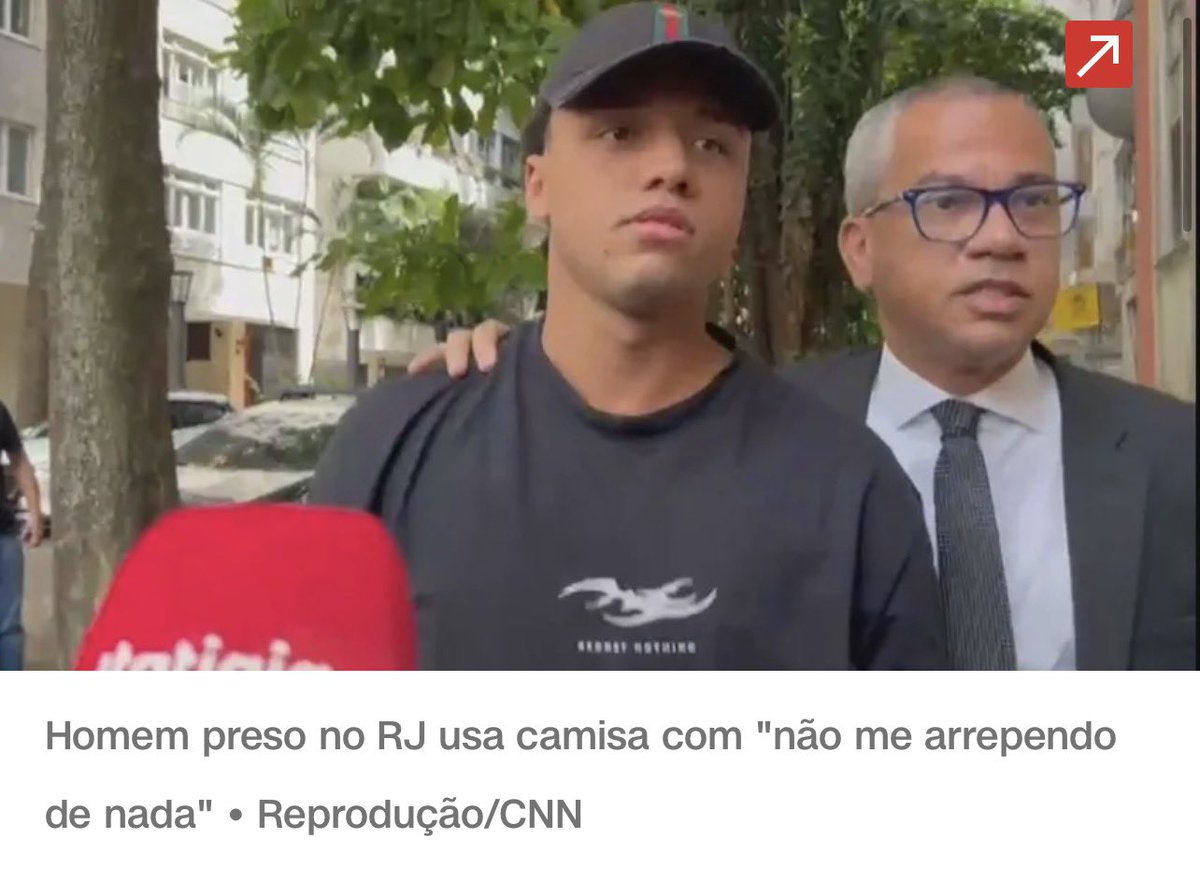 “NÃO ME ARREPENDO DE NADA”

Vitor Hugo, acusado de estupro coletivo em Copacabana, se entregou à polícia usando uma camisa com essa frase.

A frase não é aleatória.
Ela circula na cultura redpill, que transforma misoginia em orgulho e violência contra mulheres em prova de poder.