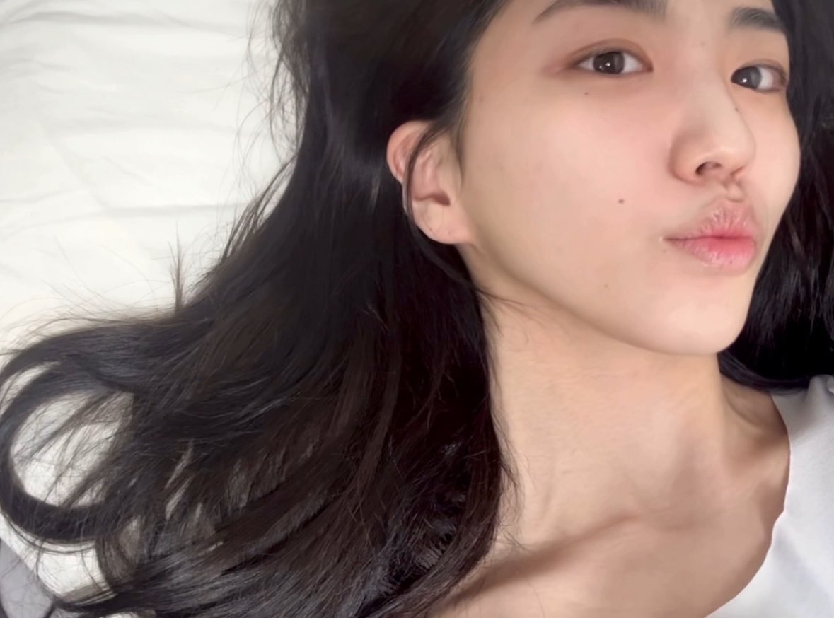 mmyooong's tweet photo. 예쁜나이25살 https://t.co/zZbolgbA3T