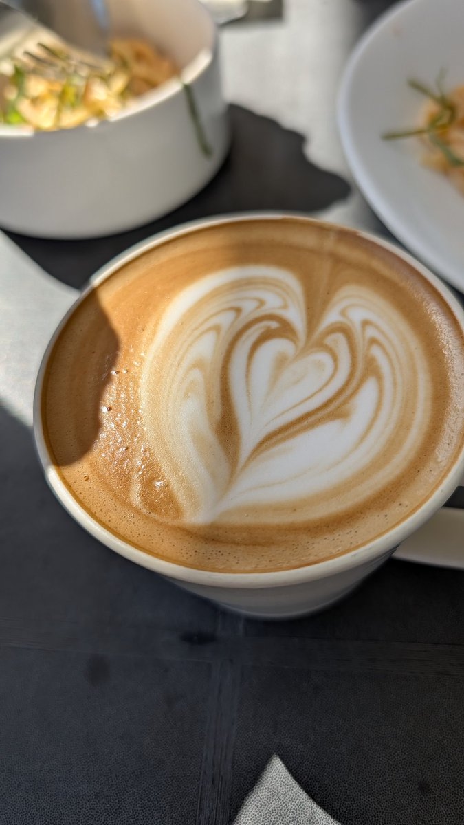 「自分の弱さ」と呼ばれるものは、心理学では少し違う意味で理解されています。
たとえば「弱さ」と評されやすいのは
・生き延びるために身につけた心の防衛や適応（精神分析）
・弱いとされがちな対人関係のとり方も、関係を失わないための戦略（愛着理論）