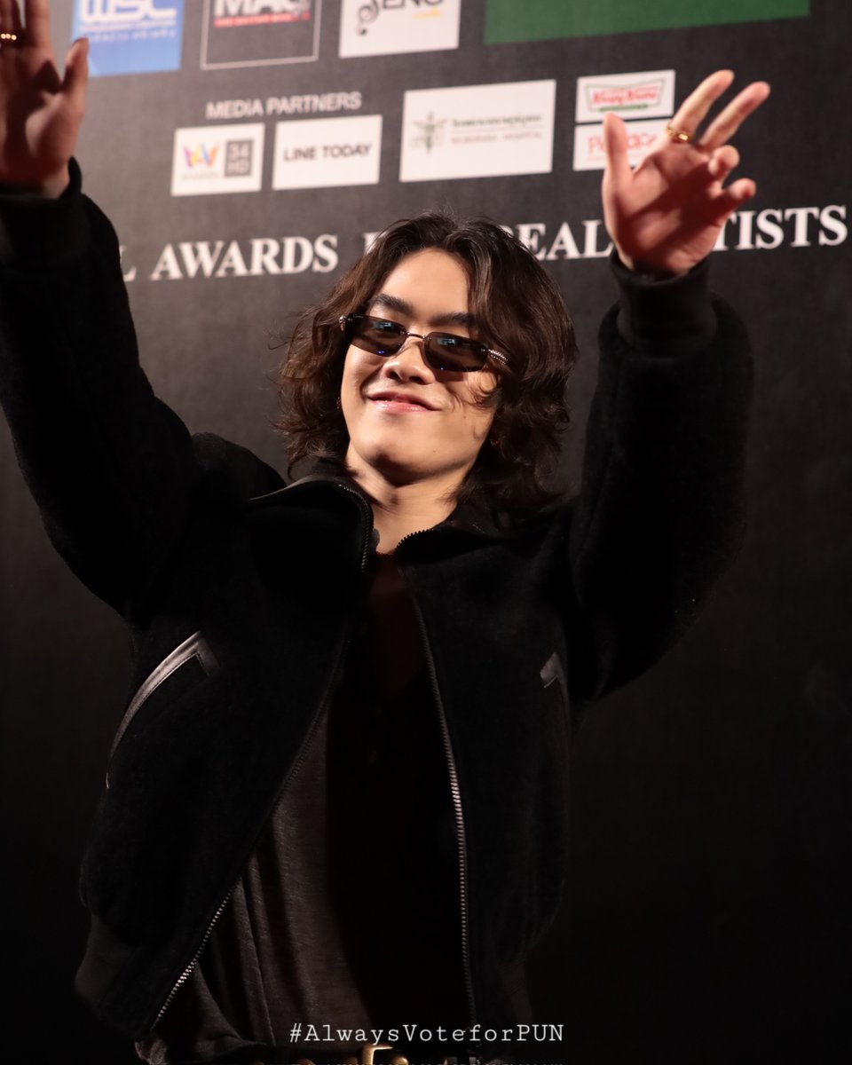 VoteforPUN's tweet image. PUN ร่วมเดินพรมแดงในงาน #TheGuitarMagAwards2026 งานสุดท้ายก่อนลาทุกคนไปบวช หล่อเท่ที่สุดเลยวันนี้ ✨️

#PUN #PUNYARB #PUNSORNNAWAT
#AlwaysVoteforPUN