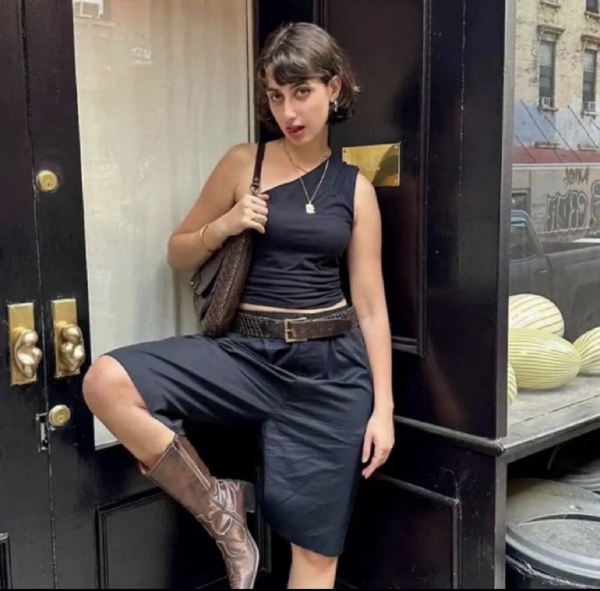 אשתו של ממדאני גם שווה זיון וגם בת זונה