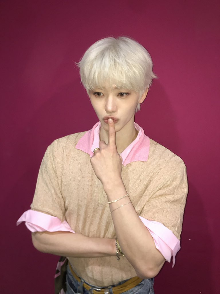 ยกให้น้องแจมินลุค I’m a Barbie girl in a Barbie world เป็นลุคที่ชอบที่สุดในปีนี้ คือน้องแจมกับผมบลอนหน้าม้ากับสีชมพูโคตรสวยน่ารักอะ ชอบมากก