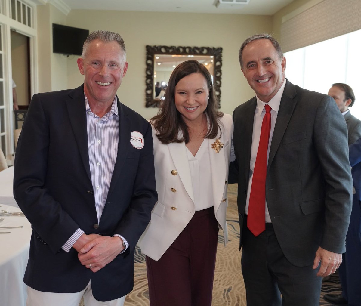 brucearector's tweet photo. Great day last week greeting our outstanding @SenAshleyMoody and hearing her speak to the Belleair Women’s Republican Club. Senator Moody is fighting hard for Clearwater and all Floridians every day in Washington. https://t.co/EjPDI51js9