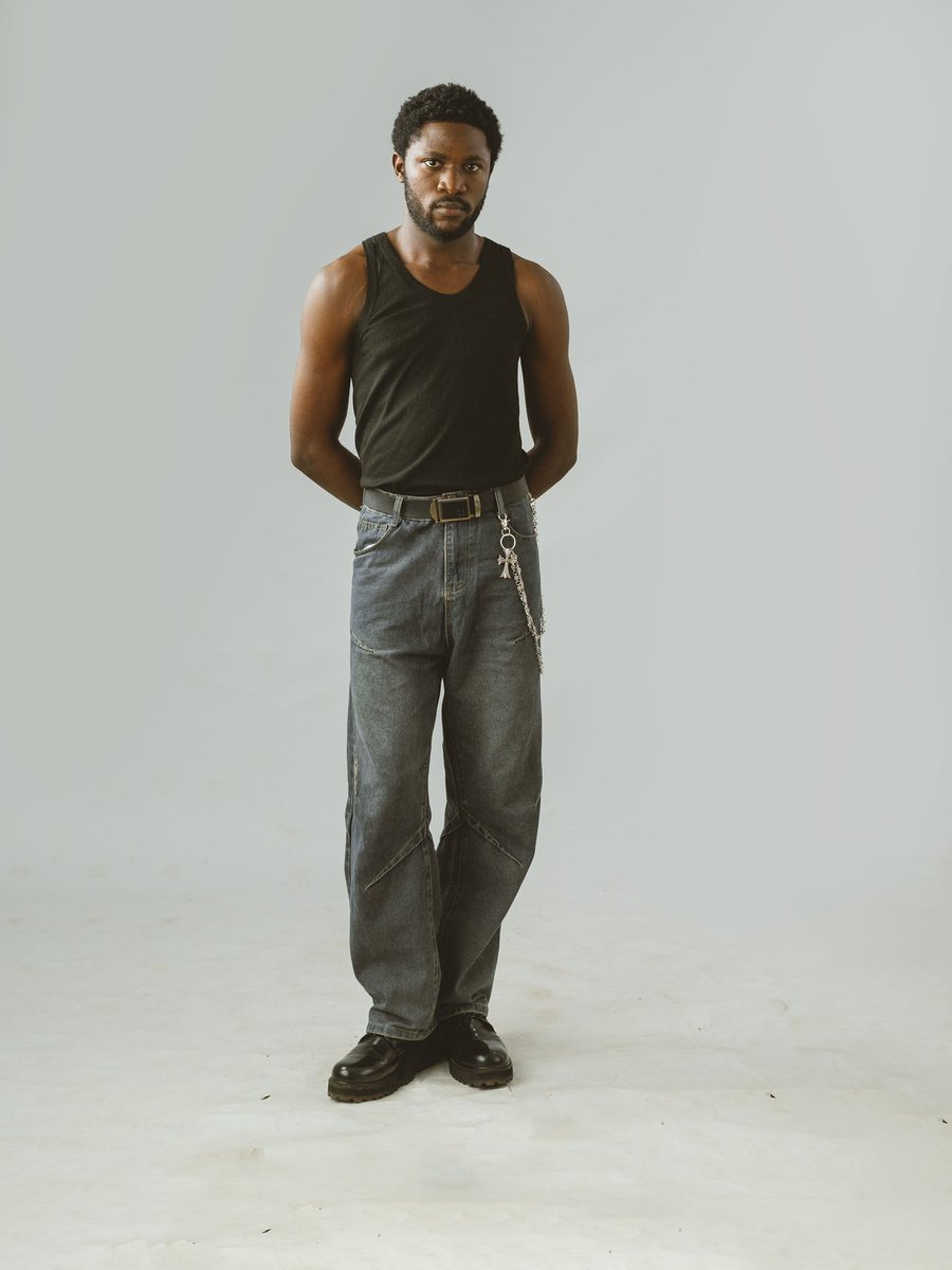 ade_ki_tan's tweet photo. Hi @Zttwshop 
My polaroids 
Hight 5’11
Chest 44
Waist 33
Shoulder 20 https://t.co/Ey1YxW7m9e