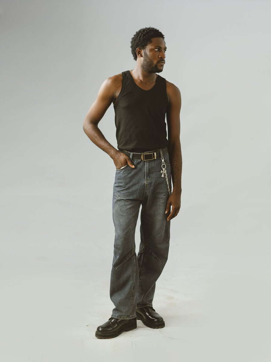 ade_ki_tan's tweet photo. Hi @Zttwshop 
My polaroids 
Hight 5’11
Chest 44
Waist 33
Shoulder 20 https://t.co/Ey1YxW7m9e