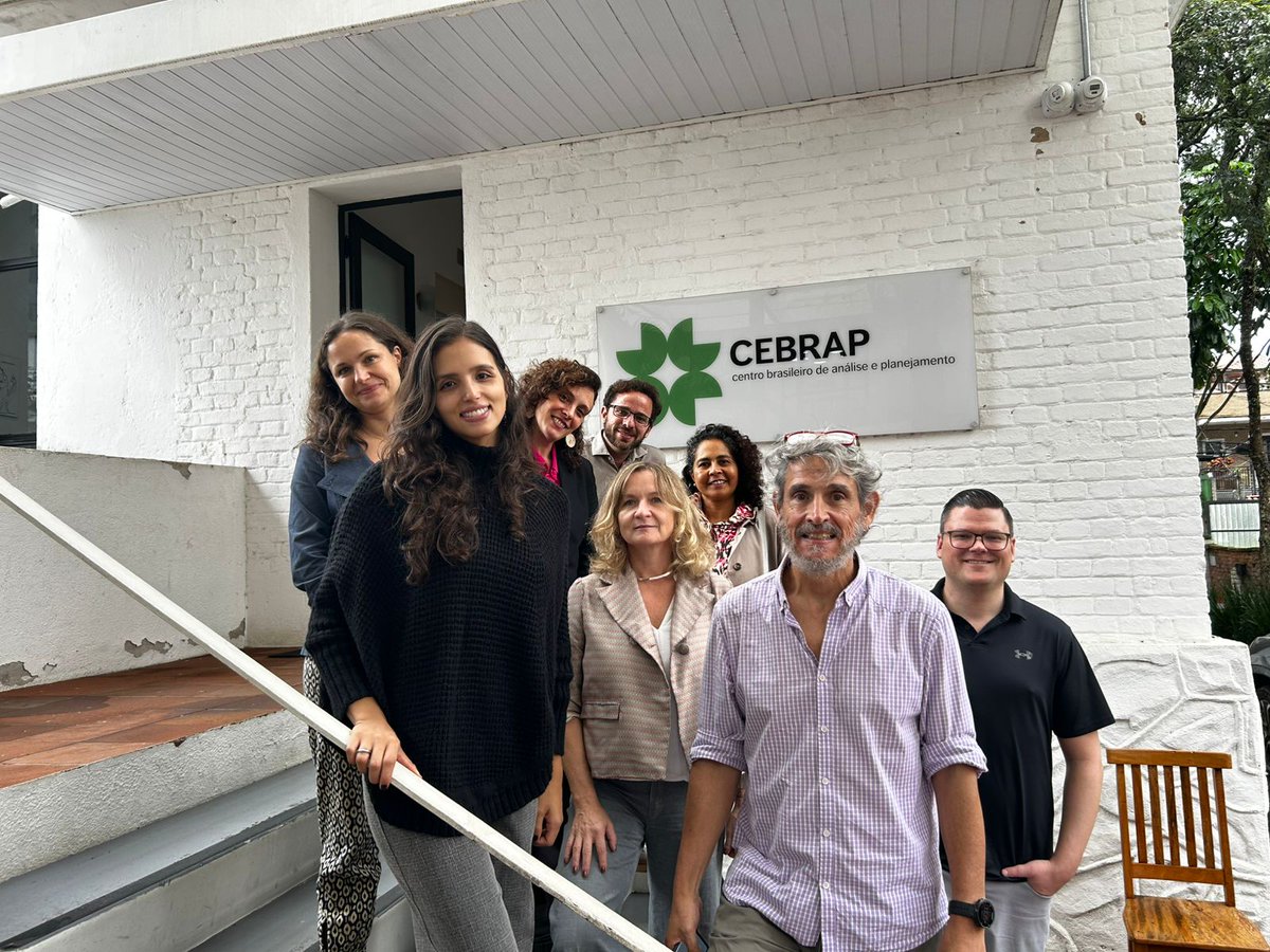 Escuela de Política y Gobierno UNSAM tweet media