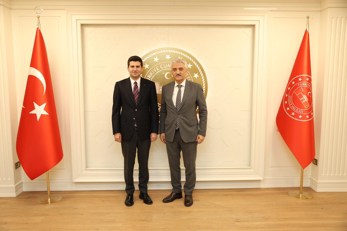 Düzce Valisi Sayın Mehmet Makas’ı ziyaret ettik. Gösterdikleri misafirperverlikten dolayı teşekkür ediyor, çalışmalarında kolaylıklar diliyorum. 🇹🇷🇹🇷🇹🇷