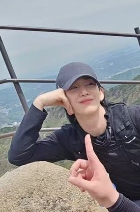 난 이거 진짜 좋은 사진이라 생각해
빵꼬리를 봐