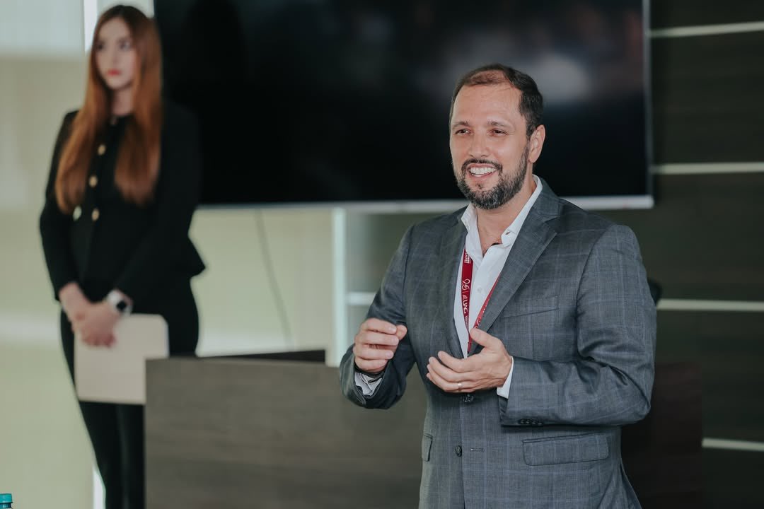 Miguel Navarro ن tweet media