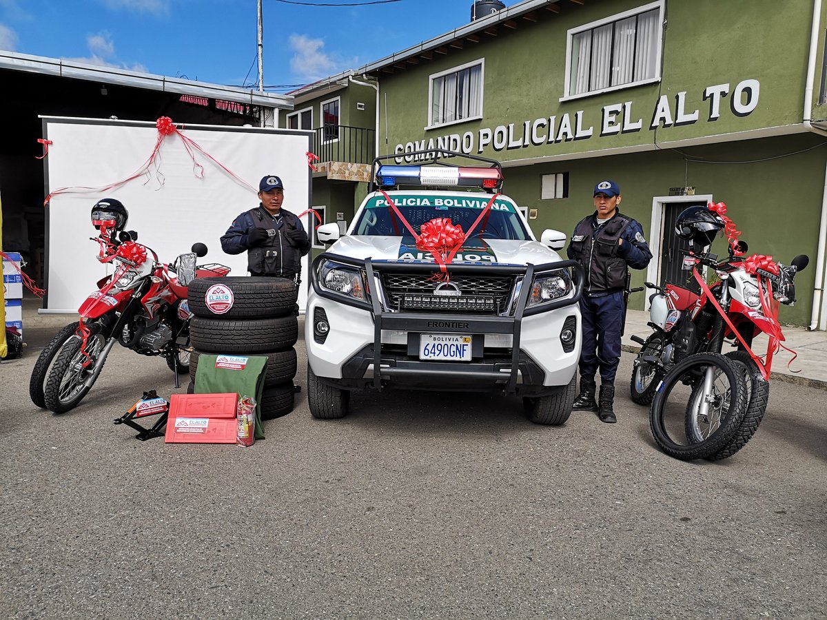 Sol_D_Z's tweet photo. #LaPaz #ElAlto #Seguridad

La #Alcaldía de #ElAlto refuerza la seguridad ciudadana con Bs 3.4 millones en equipamiento policial. https://t.co/9aZiRUxxuT