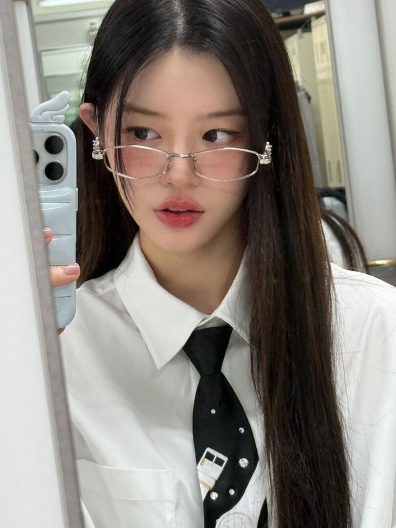 selfolssi ♤ tweet media