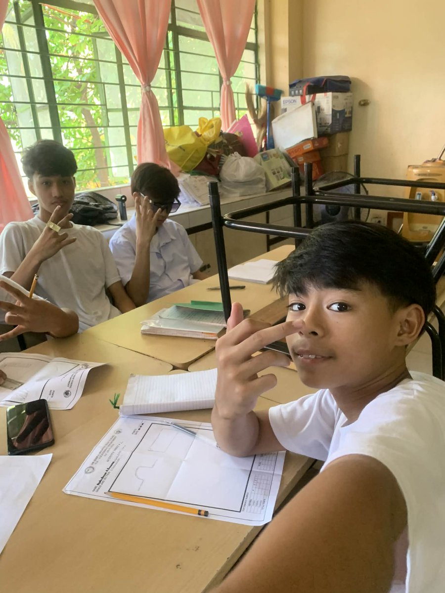 justpayme_fritz's tweet photo. with my classmates🙈 https://t.co/sUbSR9ViIh