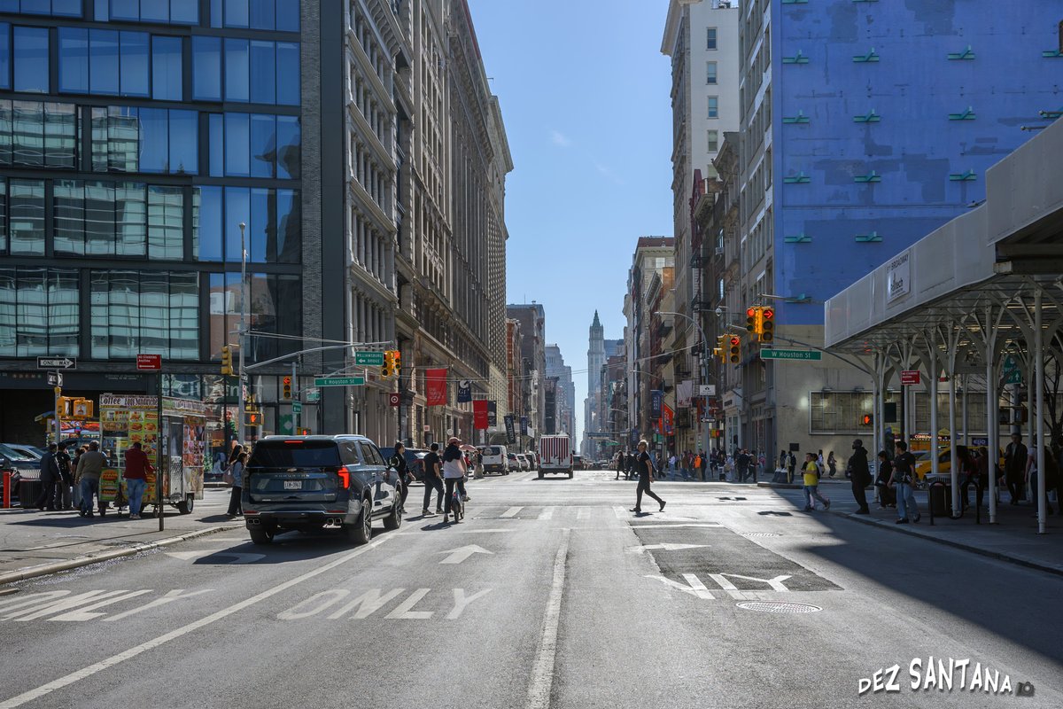 DezSantanaPhoto's tweet image. NYC: Then &amp;amp; Now
Broadway &amp;amp; Houston Street, 1937 ~ 2026
#nyc #thenandnow
