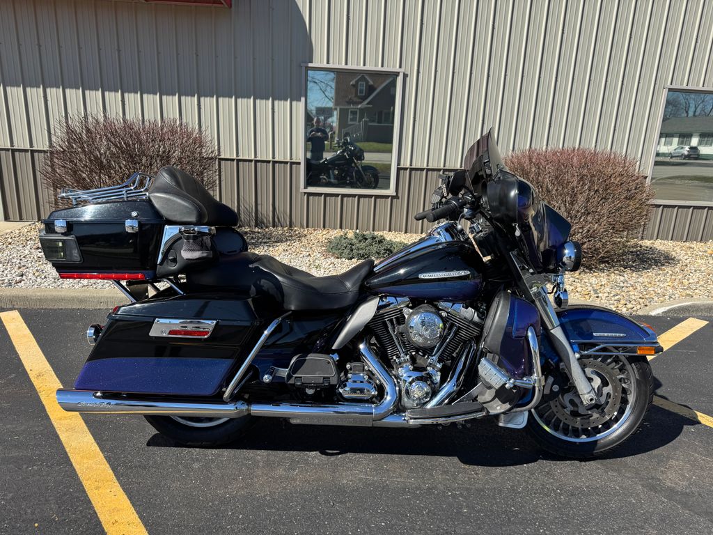 Revsracing99's tweet image. Spring has officially sprung, and we’re kicking off the season with a Harley-Davidson Blowout Sale! Grab your dream ride for just $7,500 and hit the open road before these bikes disappear. 💨
#HarleyDavidson #SpringRide #BikeSale #RoadReady