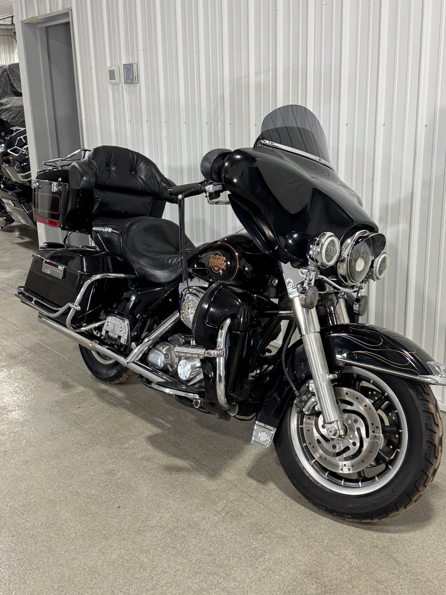 Revsracing99's tweet image. Spring has officially sprung, and we’re kicking off the season with a Harley-Davidson Blowout Sale! Grab your dream ride for just $7,500 and hit the open road before these bikes disappear. 💨
#HarleyDavidson #SpringRide #BikeSale #RoadReady
