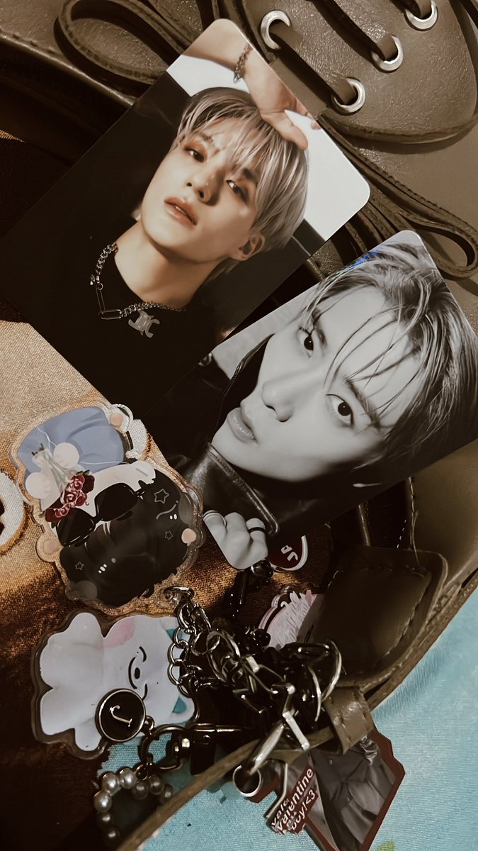 𑣲loraaa tweet media