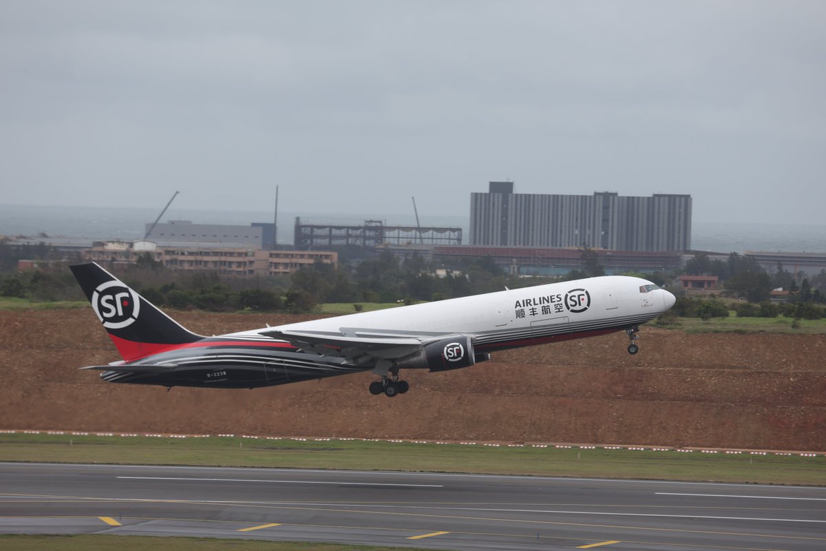 Tobias_Gudat's tweet image. #B767  #SF #Airlines  B-223W