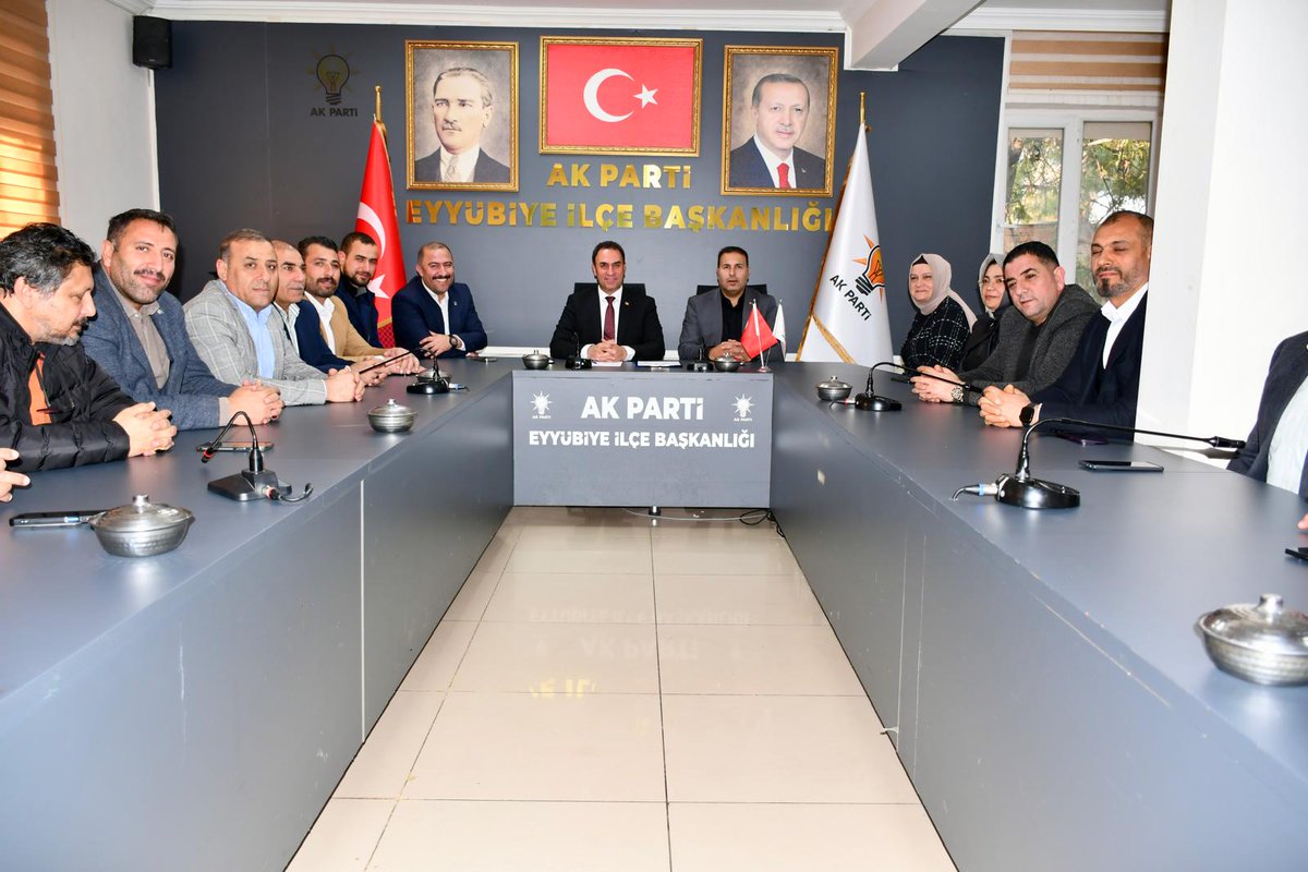 EyyubiyeAkParti's tweet photo. İlçe Başkanımız Süleyman Elgün başkanlığında, İlçe Koordinatörümüz Serkan Kırmızı koordinatörlüğünde haftalık olağan yönetim kurulu toplantımızı gerçekleştirdik.

Toplantımızda gündemde yer alan konular üzerine değerlendirmelerde bulunarak istişareler yaptık.

Alınan kararların Şehrimiz ve Eyyübiye’miz için hayırlara vesile olmasını temenni ediyoruz.

#RamazandaŞanlıurfa
#MilletimizleYolumuzBir

#SüleymanElgün #AkEyyübiye #Eyyübiye

@RTErdogan @Akparti @abuyukgumus @hakanaksu058 @farukaytek @mustafaelitas @acarfaruka @Ziverozdemir @milhamigunbegi @bybekirbozdag @AEminOnenOfis @ProfDrDusak @CYAZMAC @ibrahimeyyupogl @HikmetBasak_63 @av_mfaruk @ElgunSuleyman  @Serkankrmz63 @SbrKnk @ihalilesiyok @GultenBalci63 @SalihAldeniz5 @AvaceAvdan @ABDULKADRBRCK12 @ahmetibroglu @AliEbeleme  @BakirFelhan @ismail_KALKAN63 @izzettciftci @muslumtumbul63 @KASIMTAKAR63 @kemalst6333 @MehmetMankal18 @mehmetozbek063 @mehmetdogan_63 @kerim4kardes @Ahmet_bzkrt63 @avummugulsumbgm @OmerDirek063 @faruk_alican @SerdalDikme @zekikeskin63 @vasat63 @MehmetBadilli63 @bayerapo @Abdurrahmaneesk @ahmetkayral @MehmetB00379015 @SemraKa87403392 @MehmetD7800