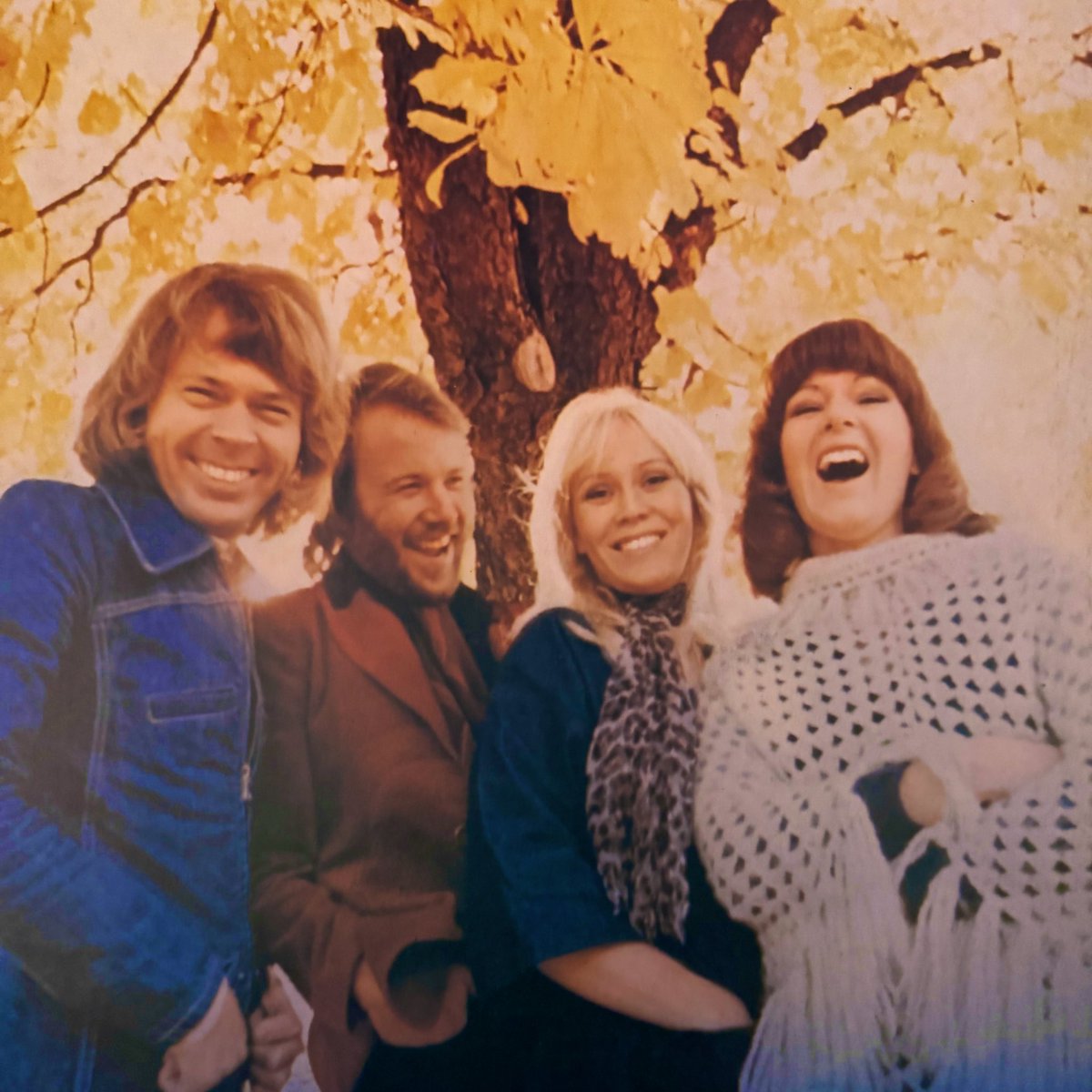 RecordCollect10's tweet image. #NowPlaying #Abba and their 1976 UK No 1 album #GreatestHits

Their first of 8 consecutive No 1 albums, it sold 2.6 million copies in the UK and was the 46th best-selling album of all time in the UK (no mean feat considering ABBA Gold is the 2nd best selling album in UK history)