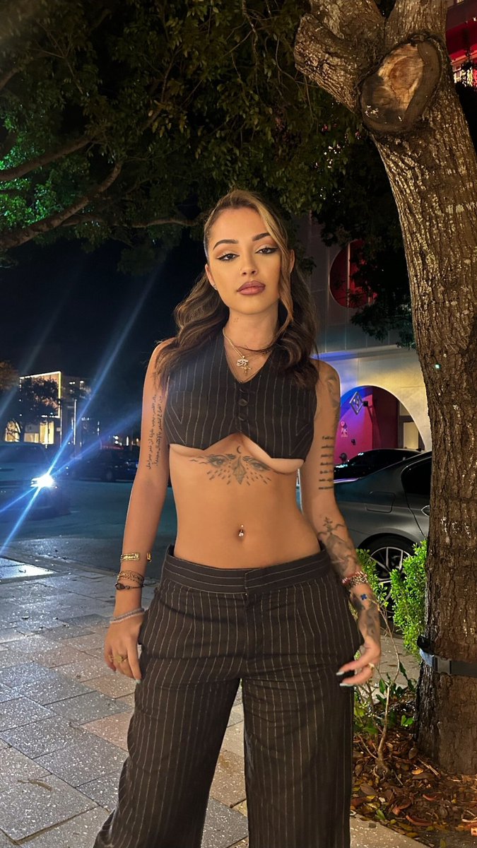 quipsanddick's tweet photo. Catch it, 𝐩𝐮𝐭𝐚 https://t.co/qida0vRvI0