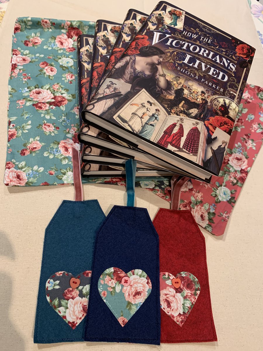 _backinthedayof's tweet photo. Hand made book bags and book marks to be given away with every purchased book Thursday night at the Sherlock Holmes Society's 75 years anniversary meeting (see my pinned post for more details)!!
#victorian #victoriansewing #victoriancraft #Victorianhistory #history
@PSHistory https://t.co/M0KCx7zEOs