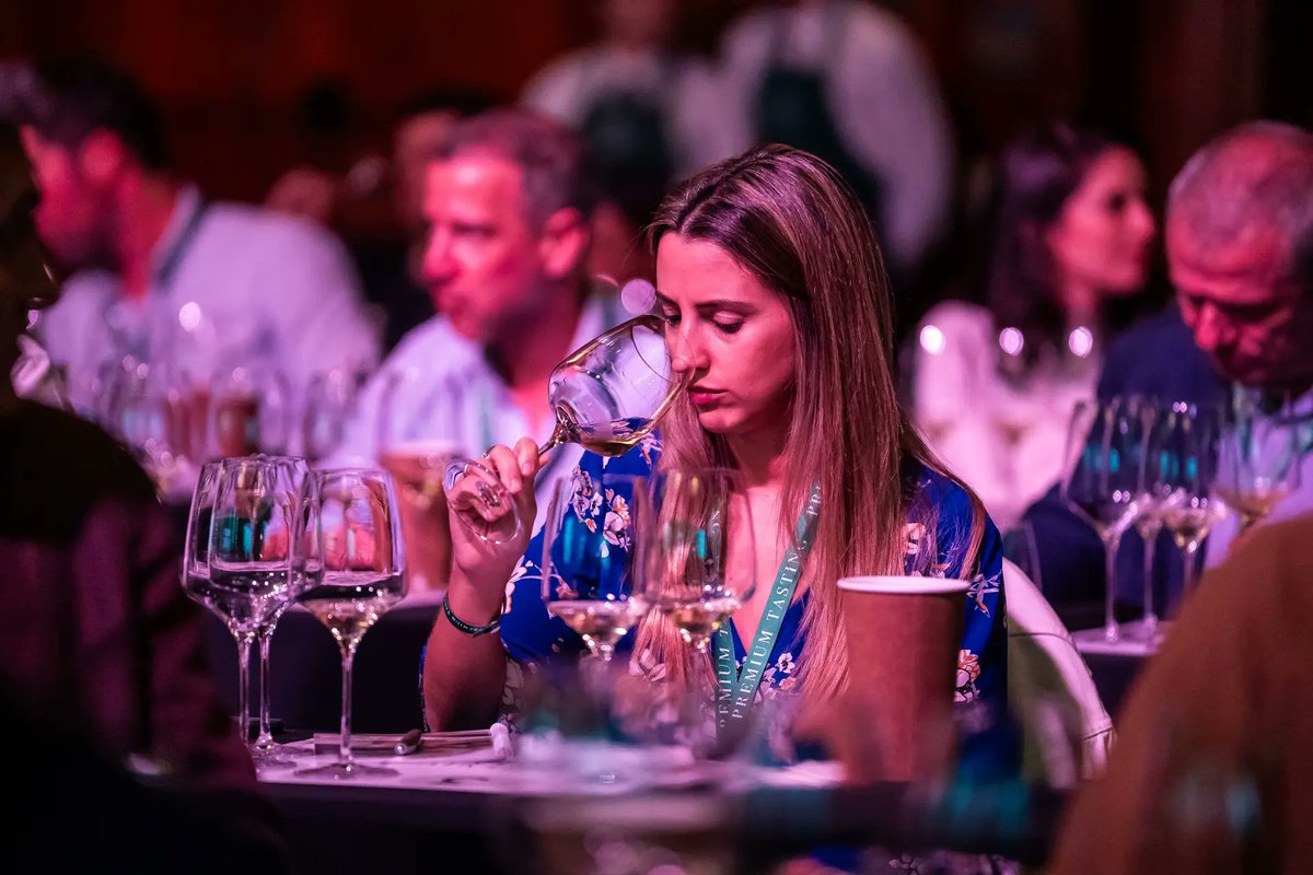 Premium Tasting tweet media