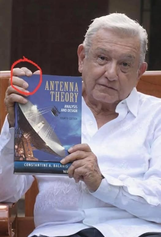 Para comprobar que NO está muerto, el NARCOCACAS, los chairos arman una aparición en redes sociales con un video de casi 50 minutos. 
Reafirmando su retiro mientras recomienda estudiar el libro "Antenna Theory" de Constantine Balanis, cuando no habla inglés y es un neófito en