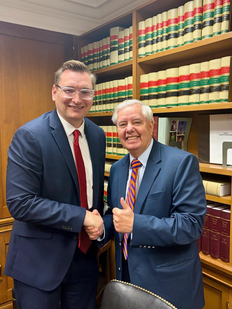 Lindsey Graham tweet media