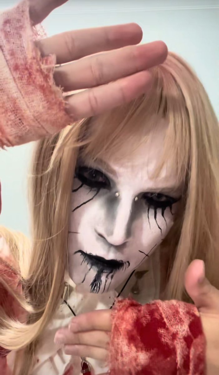 ͏ ͏ ͏ ͏ ͏ ͏ ͏
meu vício é te torturar 
só por torcer pra eu não existir.
͏ ͏ ͏ ͏ ͏ ͏ ͏