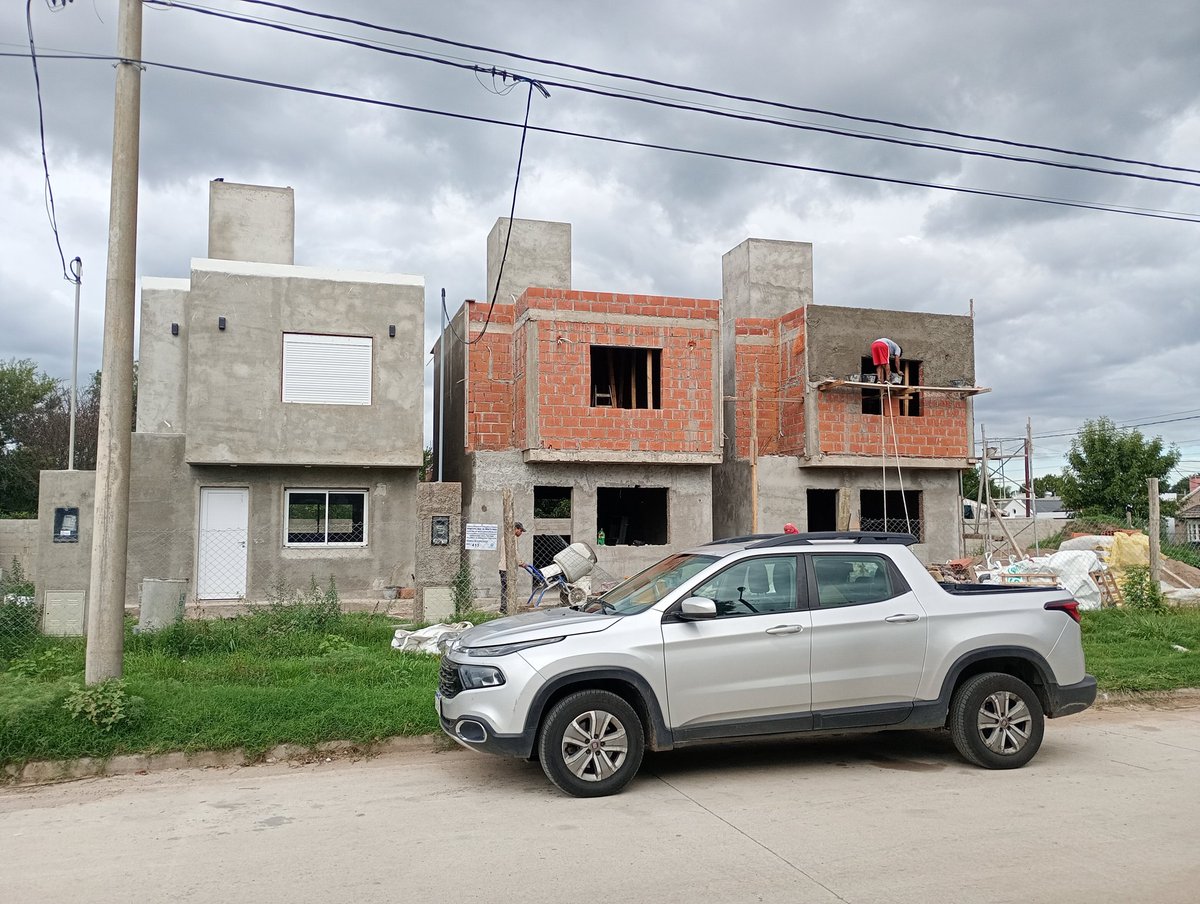 SEGUIMOS Construyendo Castagno Construcciones eps