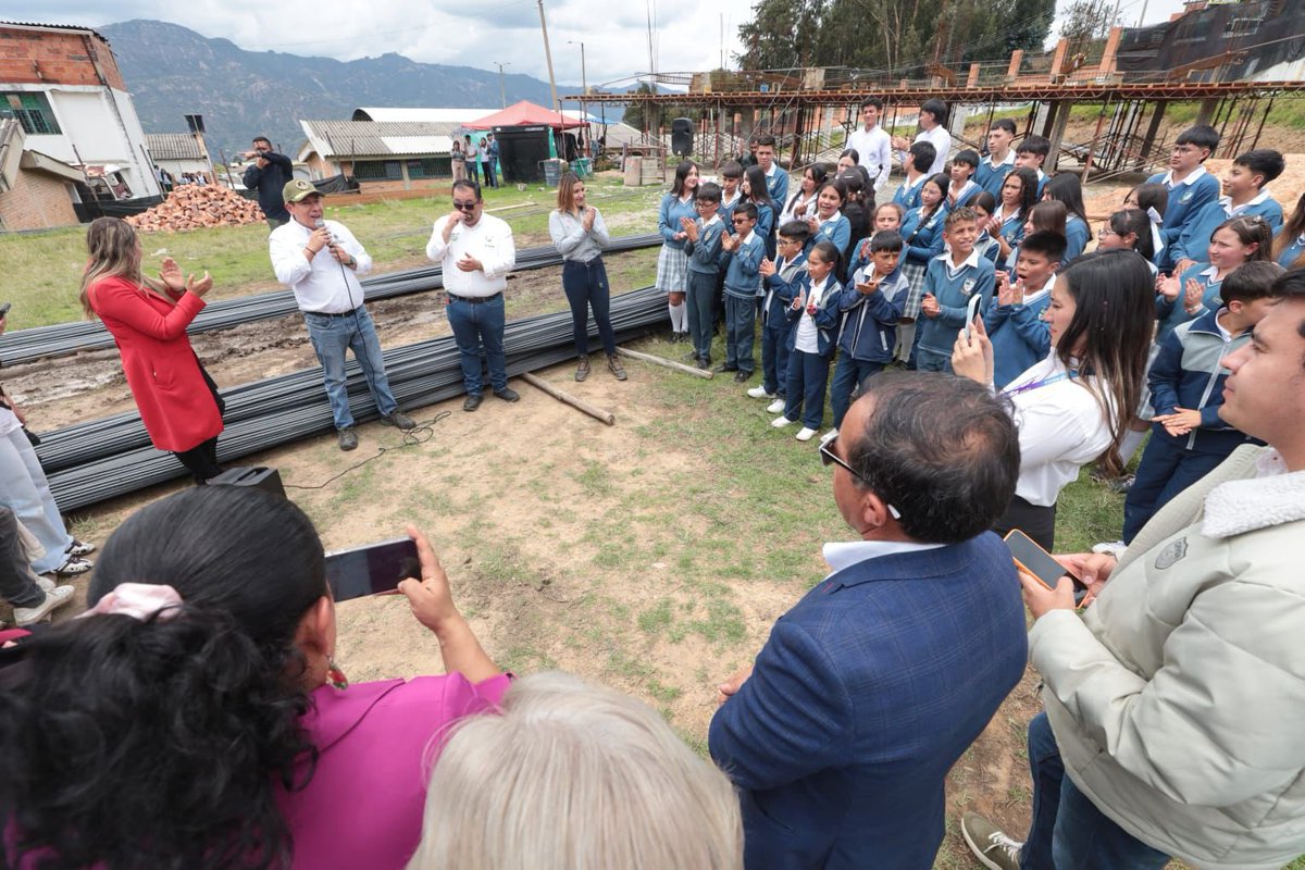 Carlos Amaya 🌻 tweet media