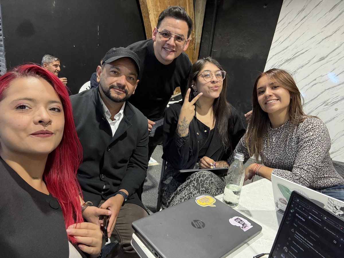 Estamos en corferias defendiendo los votos del <a href="/PactoCol/">Pacto Histórico Oficial</a>, somos la fuerza política más grande del congreso pero necesitamos recuperar la curul #9 de Bta y seguir sumando en senado. A defender esto! 

Tu abogada de confianza siempre del lado de las justas causas <a href="/andrescamilo_rc/">Andres Camilo Rodriguez Castillo</a>