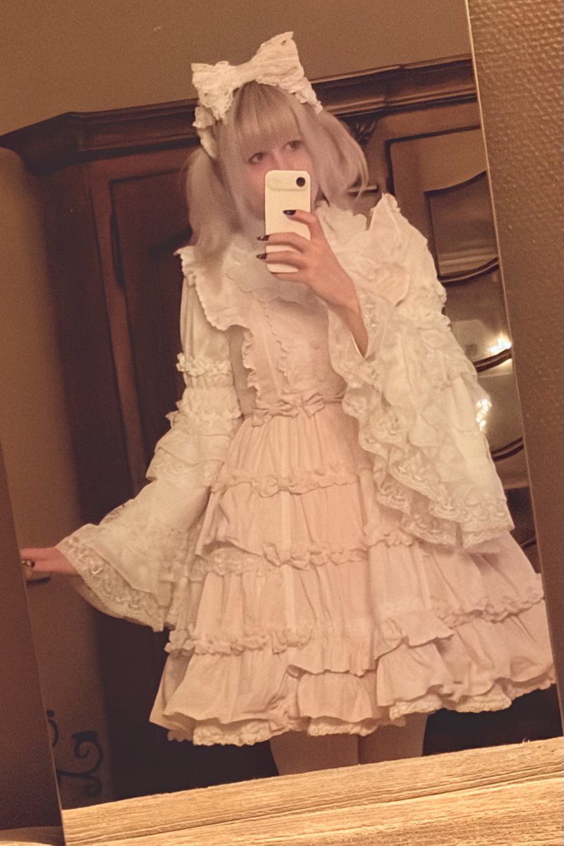 † lucia scarlet 🩸 tweet media