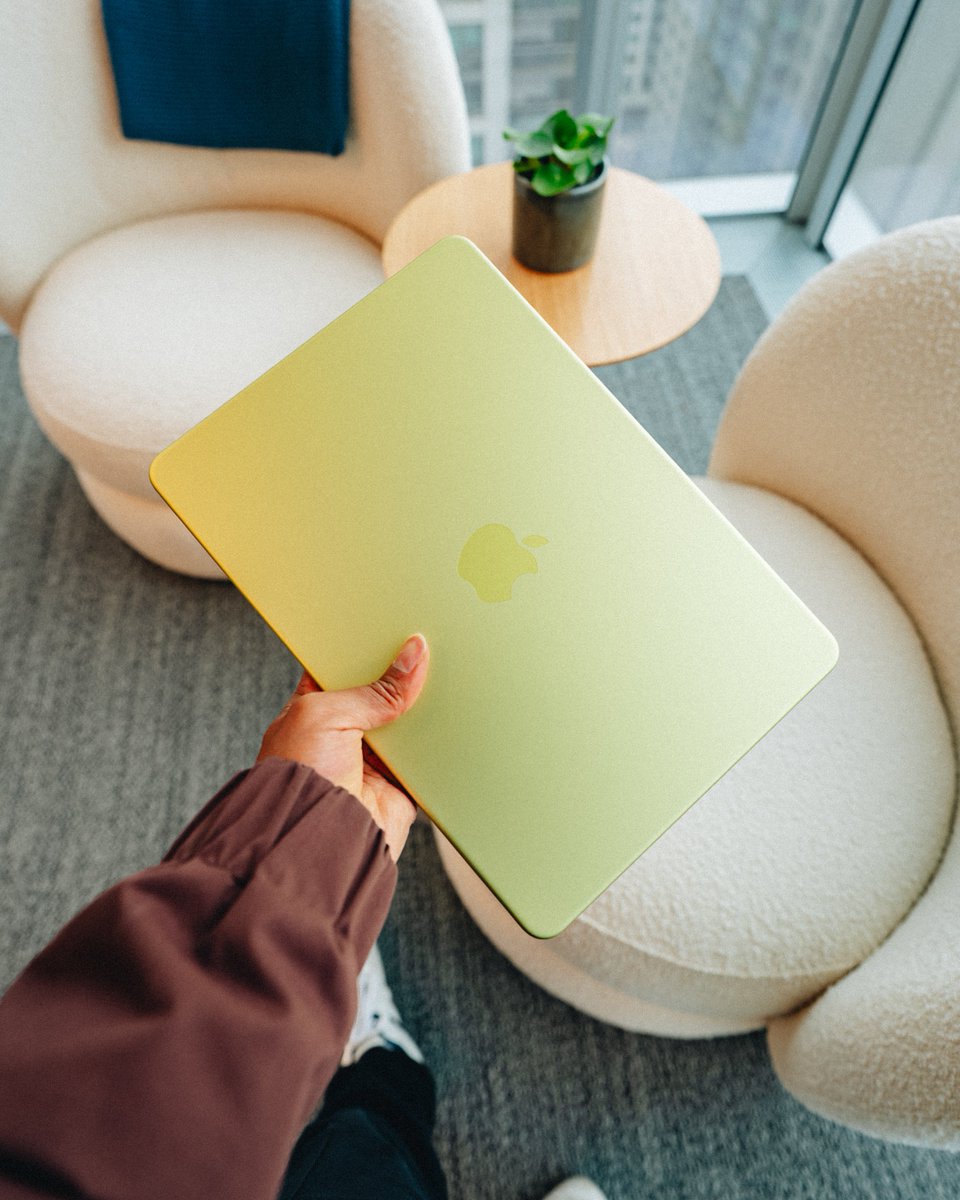 TerrenRule's tweet photo. MacBook Neo 🍎😍 https://t.co/R6rTne4n4Y