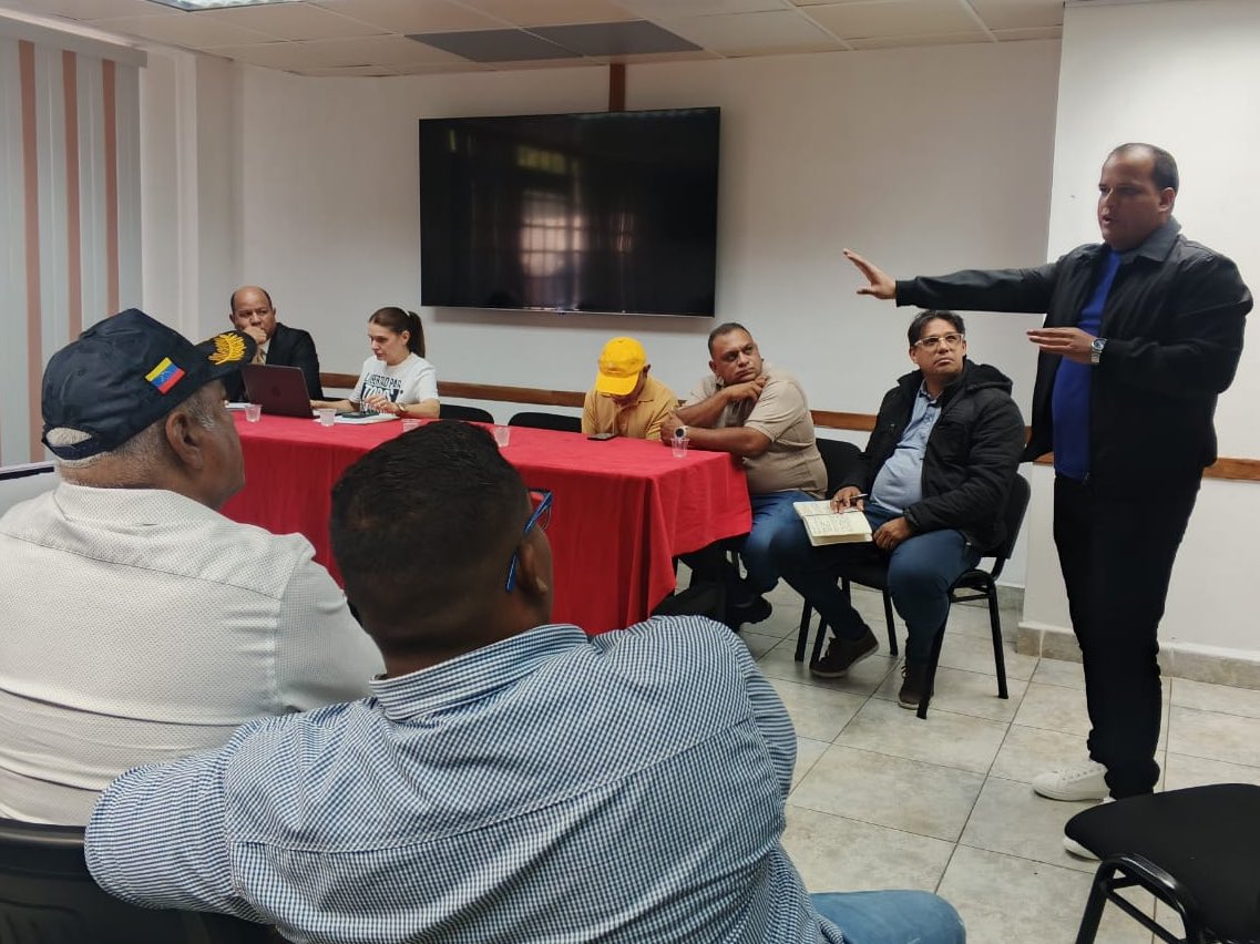 Hoy nos encontramos con líderes de <a href="/VenteVMonagas/">Vente Monagas</a> para conversar sobre el tema de los DDHH.

Ratificamos nuestro compromiso inquebrantable con la defensa de los DDHH.

 ¡Seguiremos alzando la voz por cada venezolano!