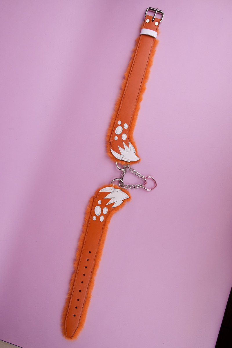 New collar with fox tail! Fur lined.🔥🦊

etsy.com/listing/446969…