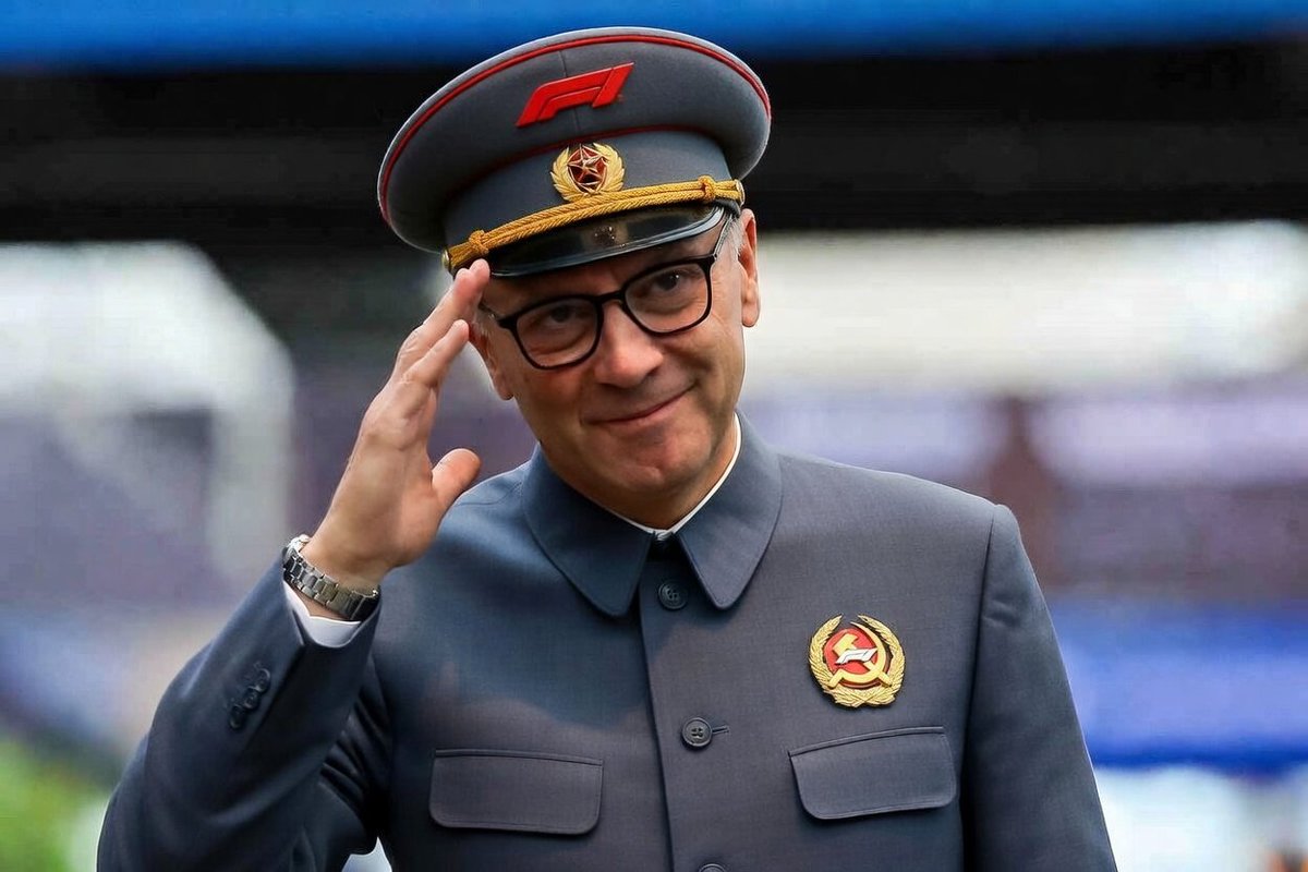 Di fatto 9 su 10 qua sotto tutti contrari.

Ieri scherzavo con questa foto dopo la censura delle critiche, ma visto che pensa pure di far entrare i cinesi, la realtà sta già drammaticamente superando la fantasia.