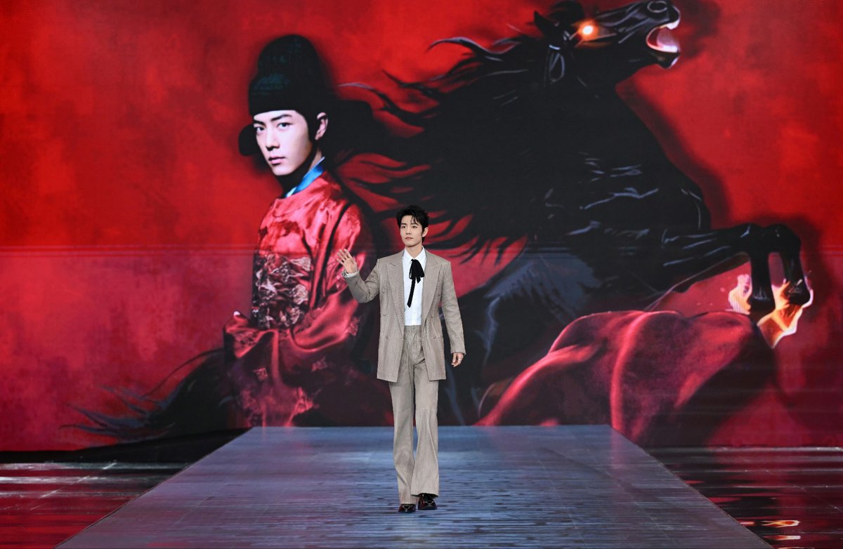 XFXSriLanka's tweet photo. 2026.03.09 | SMG Television Series Quality Awards Weibo update:

#XiaoZhan's beige suit accentuated his tall and handsome features &amp; he made a composed appearance on the red carpet of the SMG Television Series Quality Awards.
XIAO ZHAN SMG QUALITY AWARDS 
#XiaoZhanxZangHaiNight https://t.co/vRHEpkpPWn