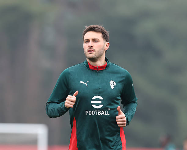 MilanPosts's tweet photo. 🇲🇽 Santiago Gimenez is back 🔴⚫️ https://t.co/oMTUuHz5wD