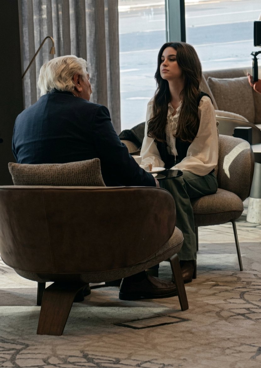 Yakın zamanda izleyicisiyle buluşacak TABİİ'nin yeni dijital dizisi #BeklenenMehdi  setinden Su Burcu Yazgı Coşkun (Rana Mihaloğlu) ve Usta oyuncu Erdal Özyağcılar (Nafi) 

#SuBurcuYazgıCoşkun