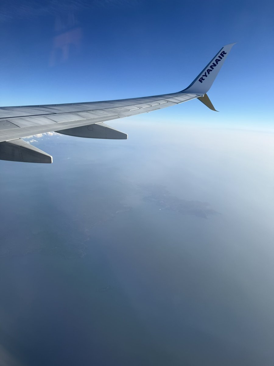 MatRich83's tweet photo. Another four flights with the ever reliable @Ryanair over the last week ✈️👌your legroom is surprisingly generous compared to others…🤩 @DublinAirport @manairport https://t.co/sYUwBOwRHi