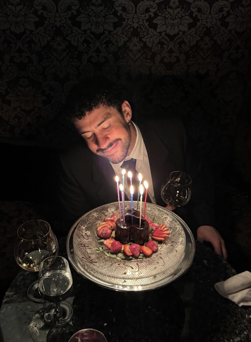 HOT 99.5 tweet media