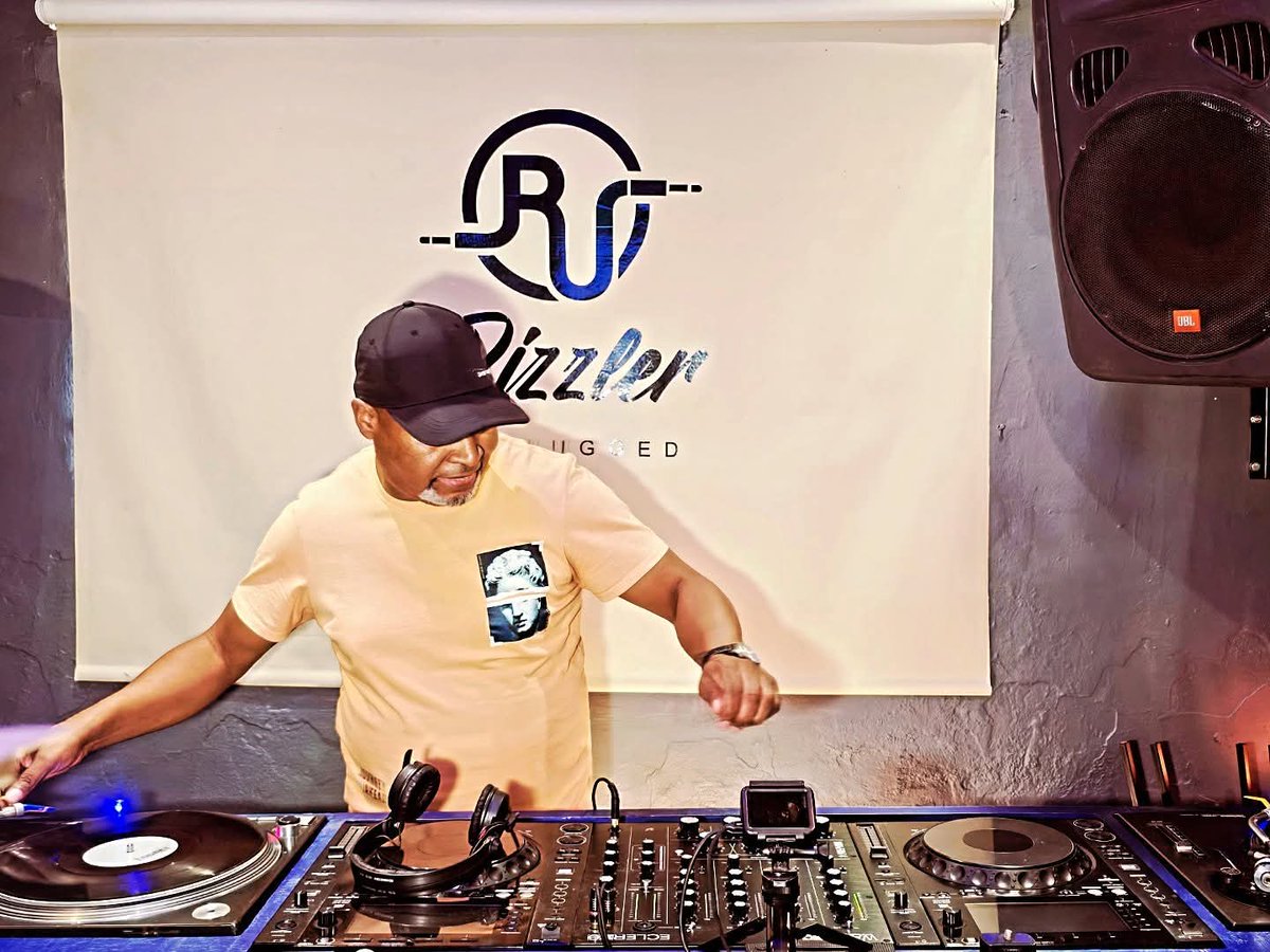 ℝ𝕚𝕫𝕫𝕝𝕖𝕣 𝕌𝕟𝕡𝕝𝕦𝕘𝕘𝕖𝕕 tweet media