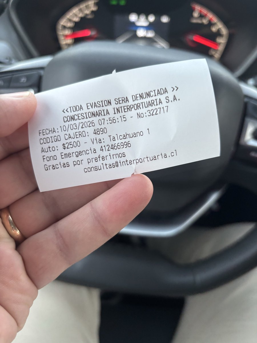 ppelluco33's tweet photo. @interportuaria $2.500 por transitar desde aeropuerto a Talcahuano, sencillamente un robo
@biobio @canal9biobiotv https://t.co/7KzOIxR2IX